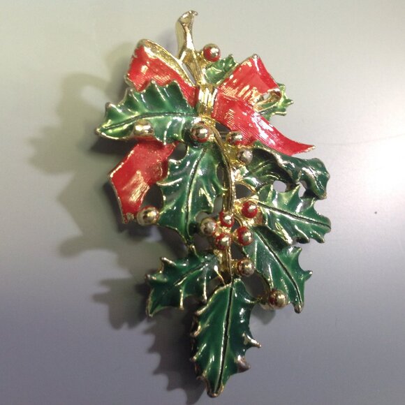 Gerry Jewelry Christmas Brooch Green Bough of Holly + Red Ribbon Bow - Picture 6 of 13